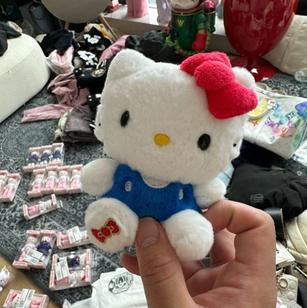 (Seoul Limit) HelloKitty Korea Limited 50th Anniversary Keychain - Image 2